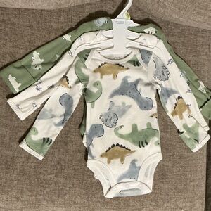 Carter's Dinosaur Print long sleeve Bodysuit 3 pc NWT